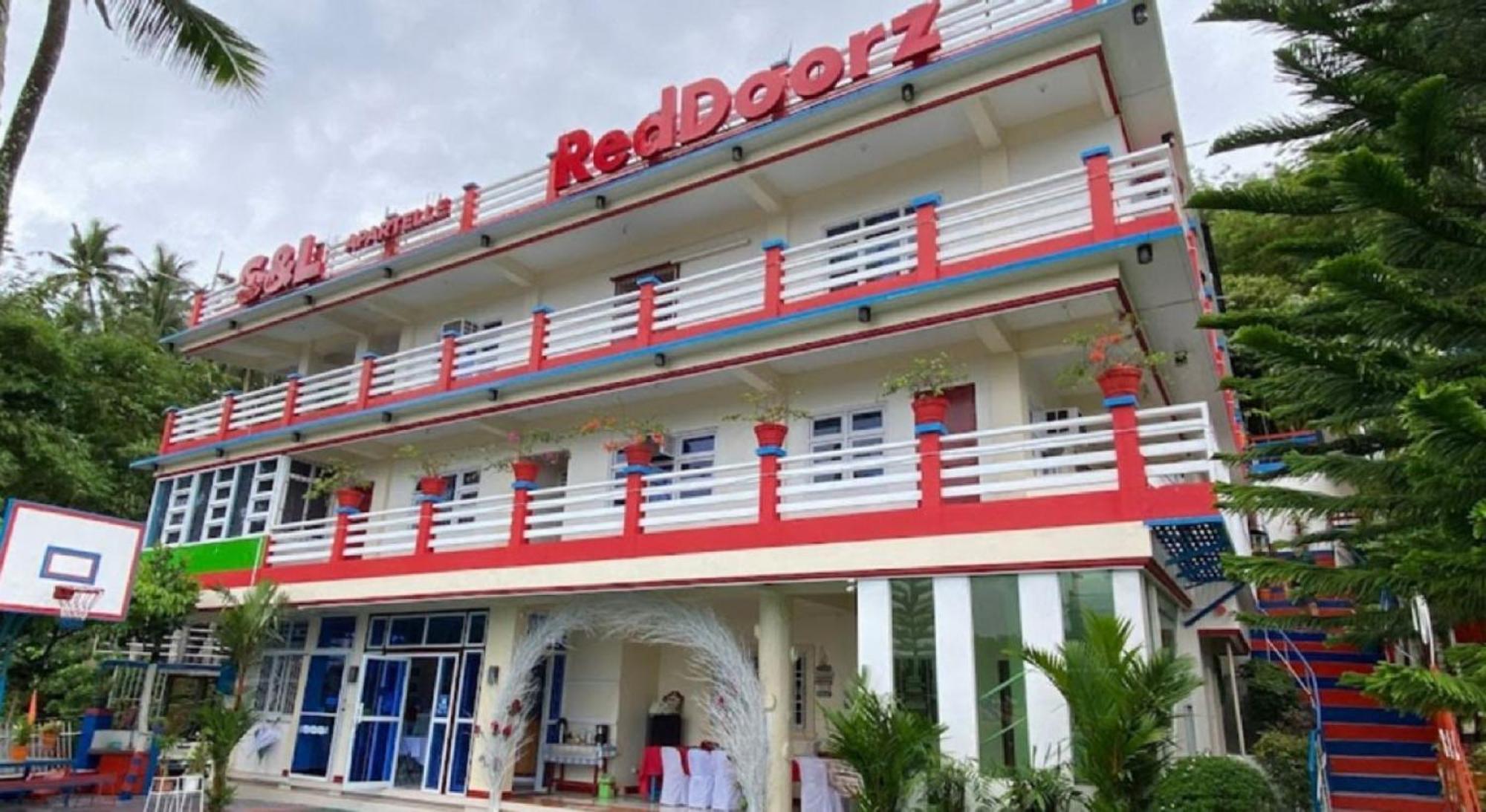 Reddoorz At S & L Apartelle Daraga Albay Hotel Legazpi Exterior foto